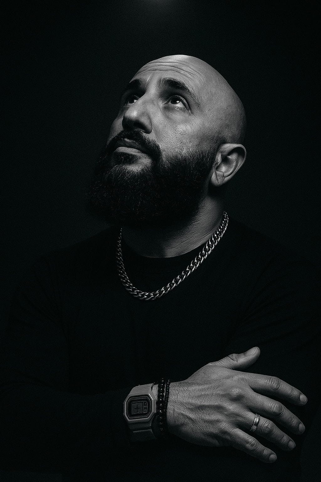 Retrato en blanco y negro de Claudio Fortes
